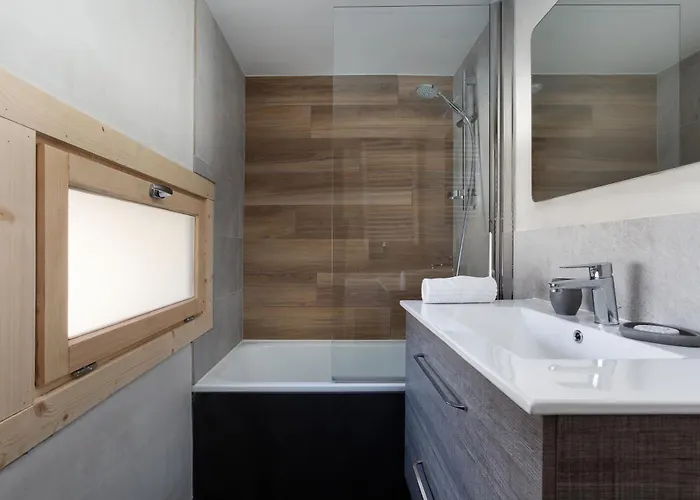 Grand Roc - Campanules 411 - Happy * Chamonix